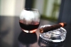 'Zákaz prodeje alkoholických nápojů a tabákových výrobků osobám mladším 18 let' jako nápis už nestačí